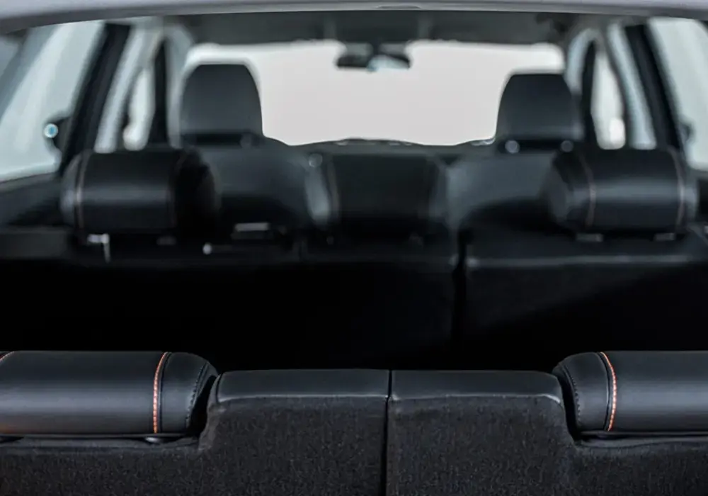 Interior Changan X7 Plus con 3 filas de asientos