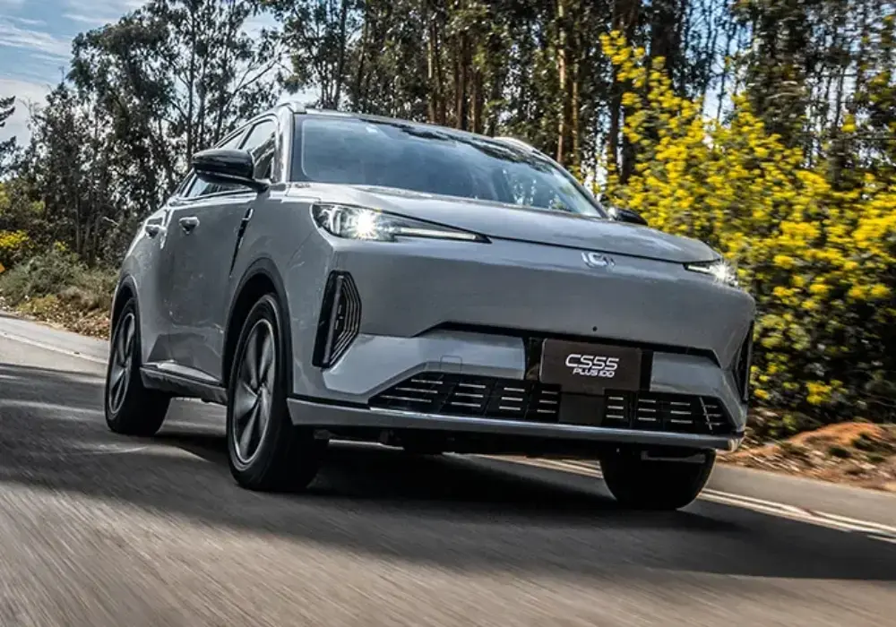 SUV híbrida eléctrica enchufable CS55 Plus iDD color gris