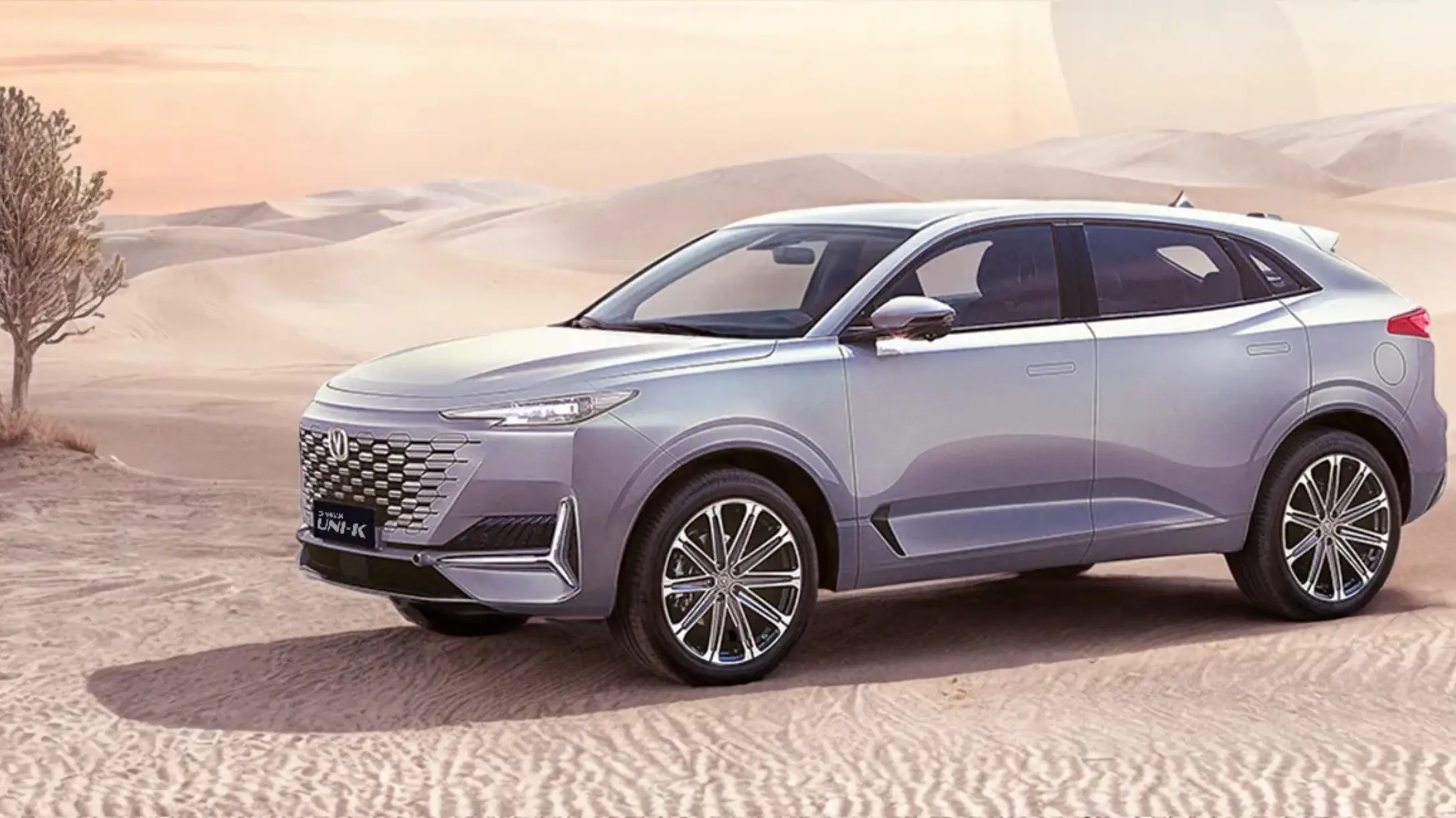 SUV Changan UNI-K con tracción AWD y modo de conducción 4WD. 